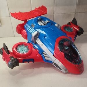 Spider-Man 2018 Jetquarters With Spiderman Figure
